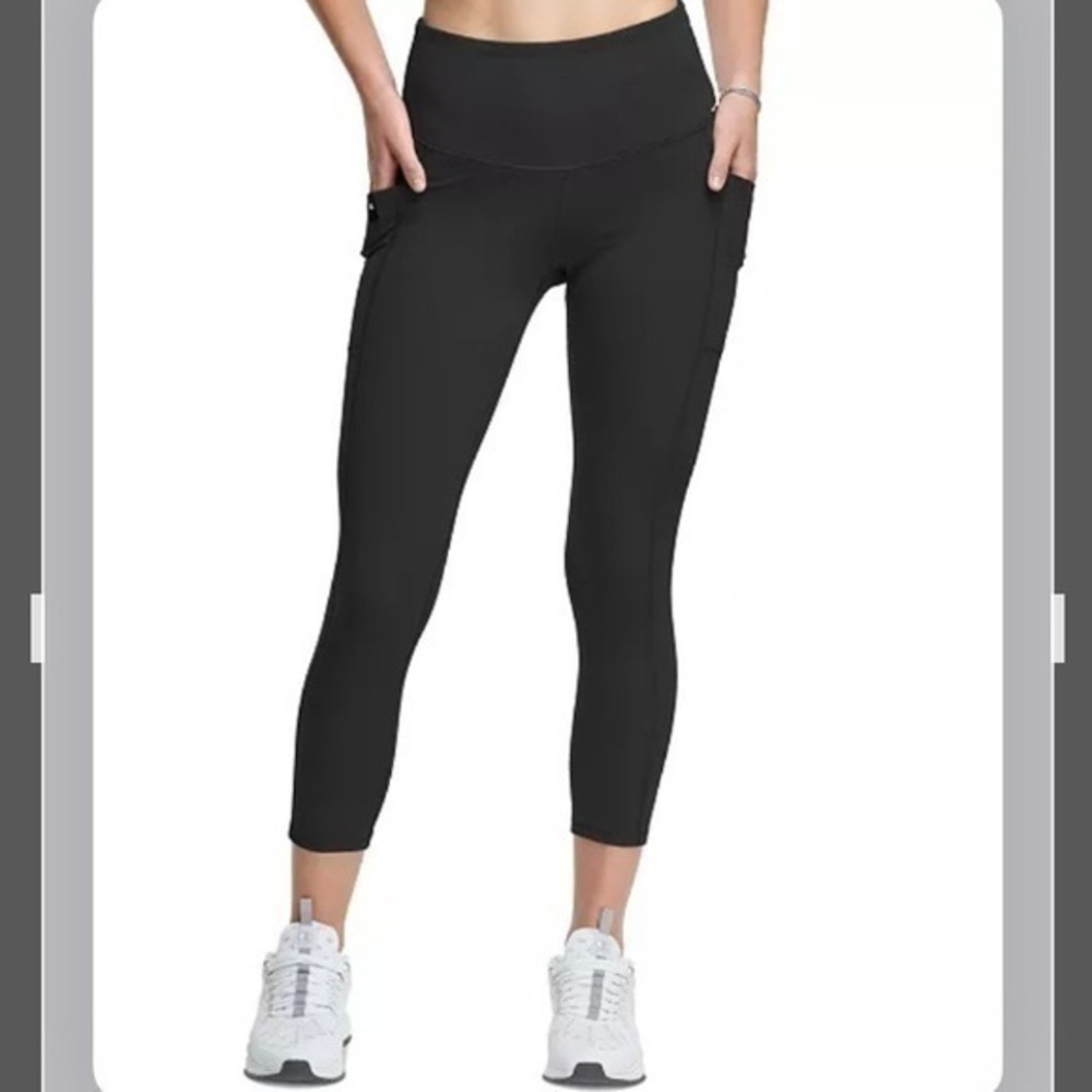 Champion Women's Sport Absolute 3/4 Leggings in Black